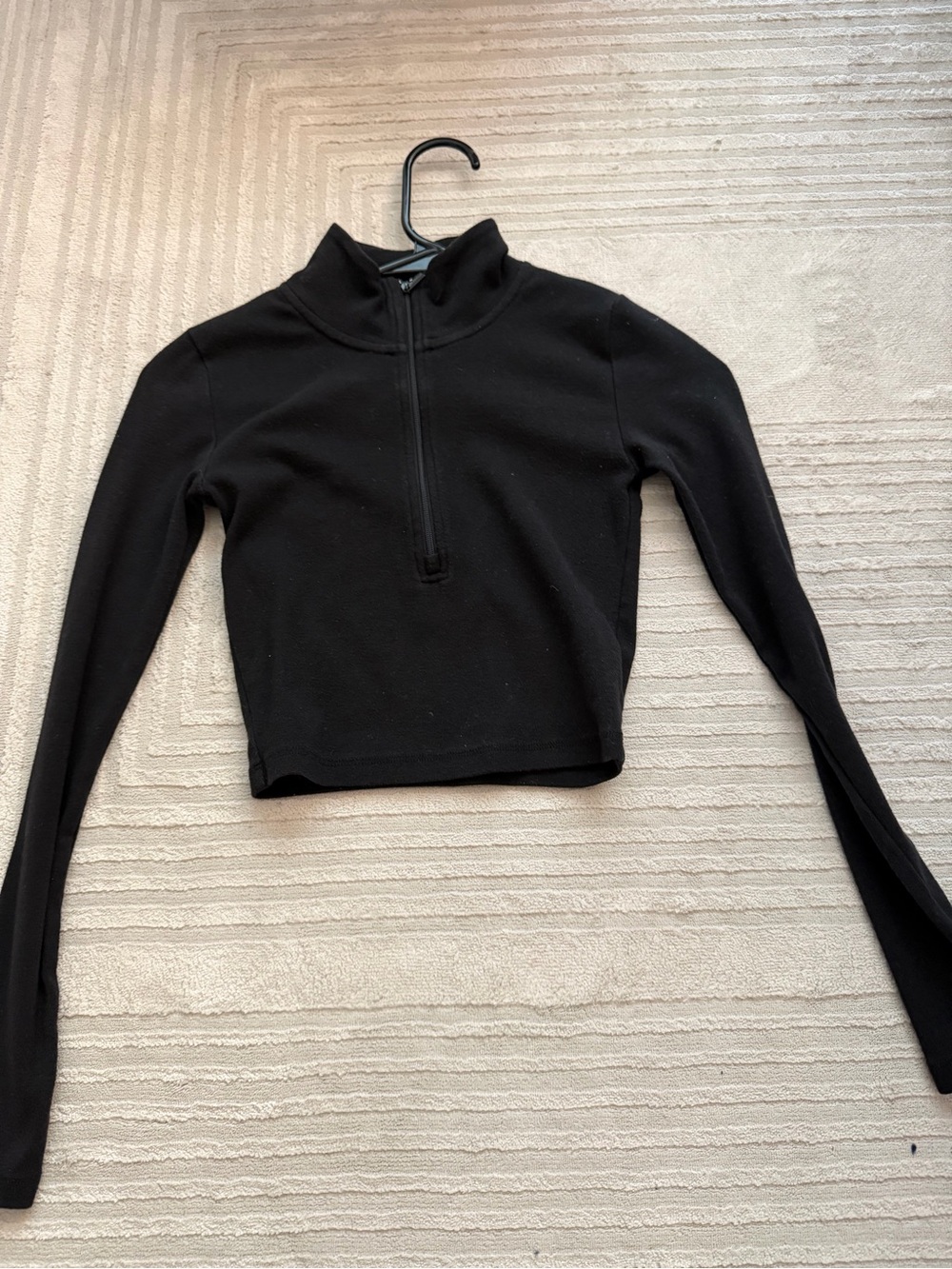 Aritzia Black Half-Zip Crop Long Sleeve Top - Picture 1 of 2